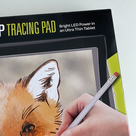 [ Crayola Light-Up Tracing Pad Bright LED Power in an Ultra Thin Tablet ] Age 6+ - Picture 2 of 4